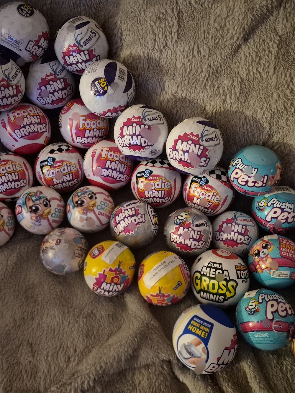 ZURU Mini Brands Surprise Ball Assortment - Pink & White